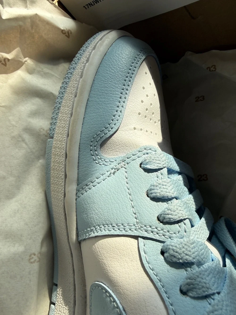 Nike Women’s Low Top Sneakers in Light Blue and White - Picture 10 of 11